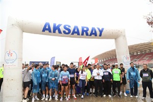 Aksaray Üniversitesinde Cumhuriyet Bayramı coşkusu koşuyla taçlandı